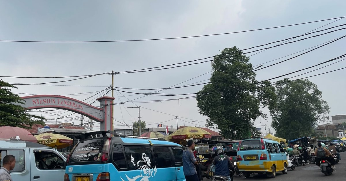 Dilema Penataan Stasiun Tangerang: Pemkot Didesak Tuntaskan Parkir Liar, Bukan Hanya Relokasi PKL