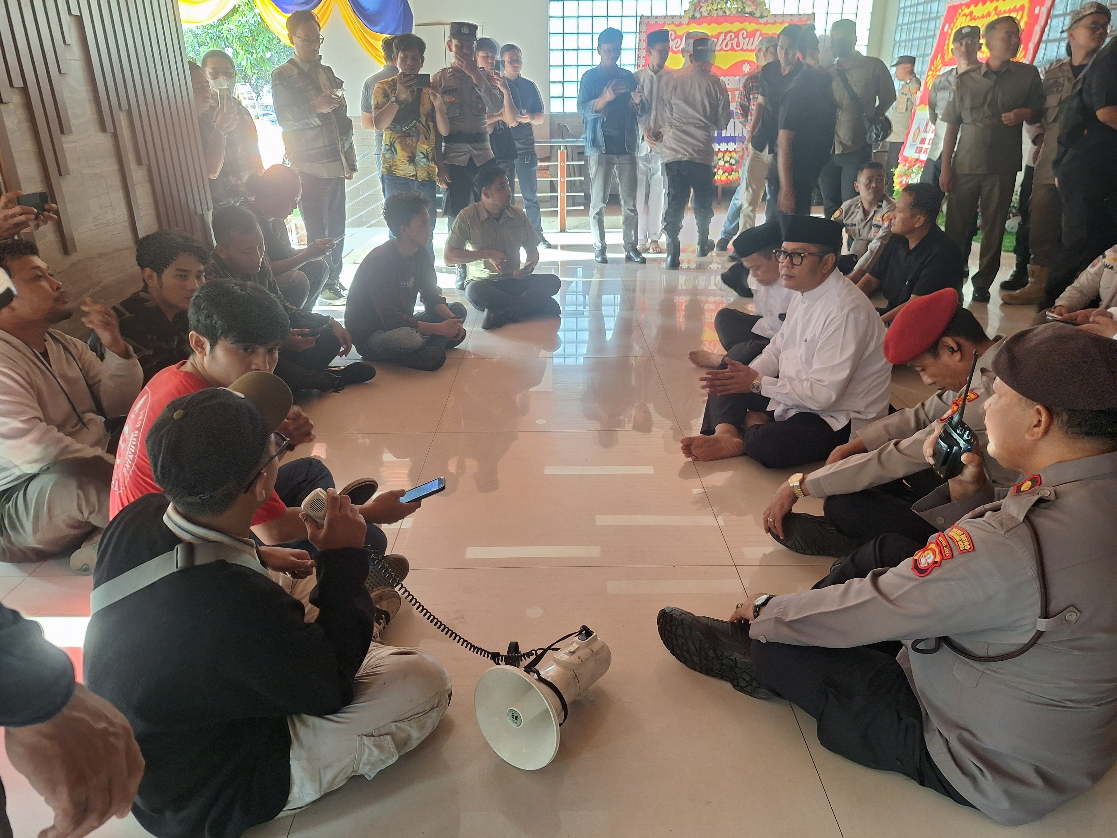 HUT ke-33 Kota Tangerang Diwarnai Demo Mahasiswa, Soroti Jalan Gelap di Tanah Gocap