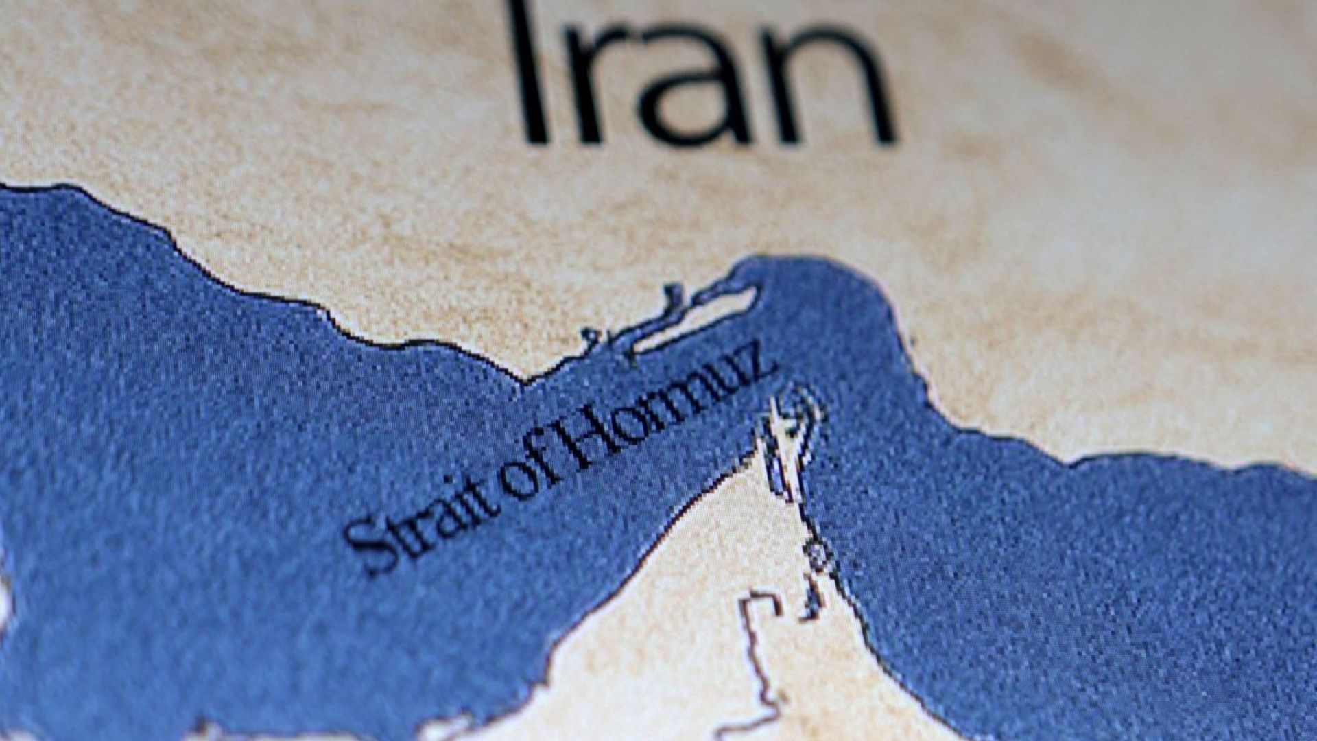 Serangan AS-Israel Hantam Selat Hormuz, Dua Dermaga Vital Iran Jadi Sasaran