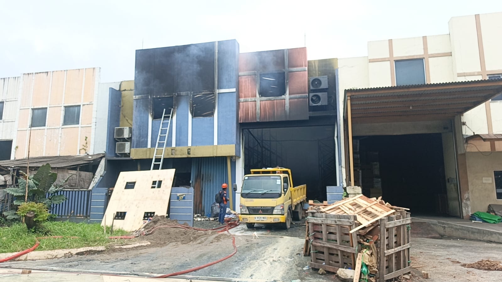 Penanganan Kasus Pencemaran Lingkungan Dampak Kebakaran Taman Tekno Masuki Tahap Baru
