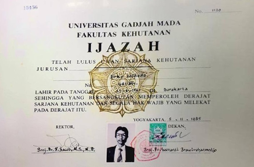Bikin Heboh Guntur Romli Sebut Isu Ijazah Jokowi Diduga Cuma Pengalihan Kasus Besar