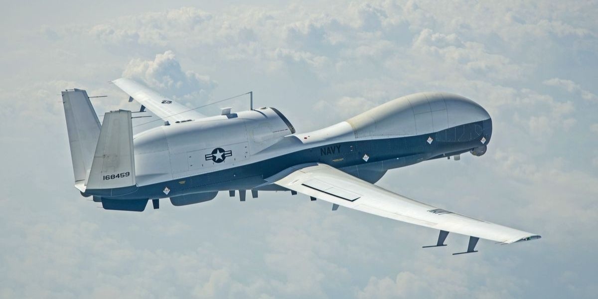 Drone Misterius Ditembak Iran di Selat Hormuz, Video Puingnya Bikin Dunia Tegang
