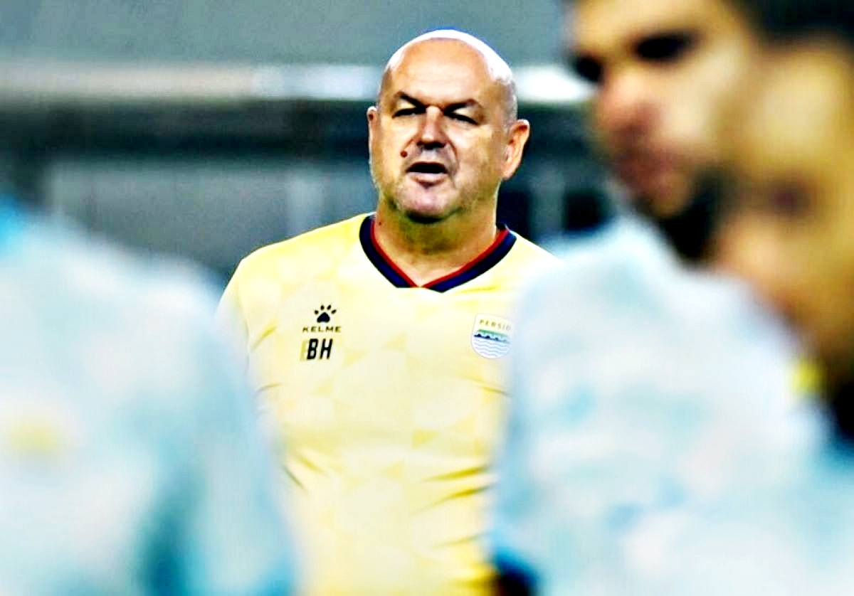 Tembus Angka Miliaran! Mengintip Isi Rekening Bojan Hodak dan Mauricio Souza, Siapa Pelatih Termahal?
