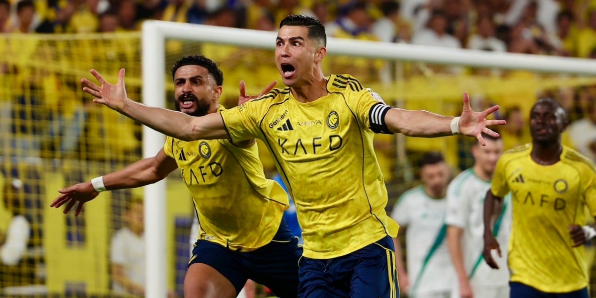 Final Liga Champions Asia, Al Nassr vs Gamba Osaka, Kans Cristiano Ronaldo Angkat Trofi Asia Pertama