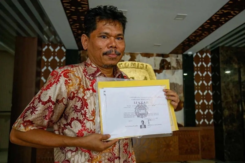Buku 'Jokowi Kosong' Karya Bonatua Silalahi Seperti Ramalan, Ijazah Jokowi Benar-benar Tidak Ada?
