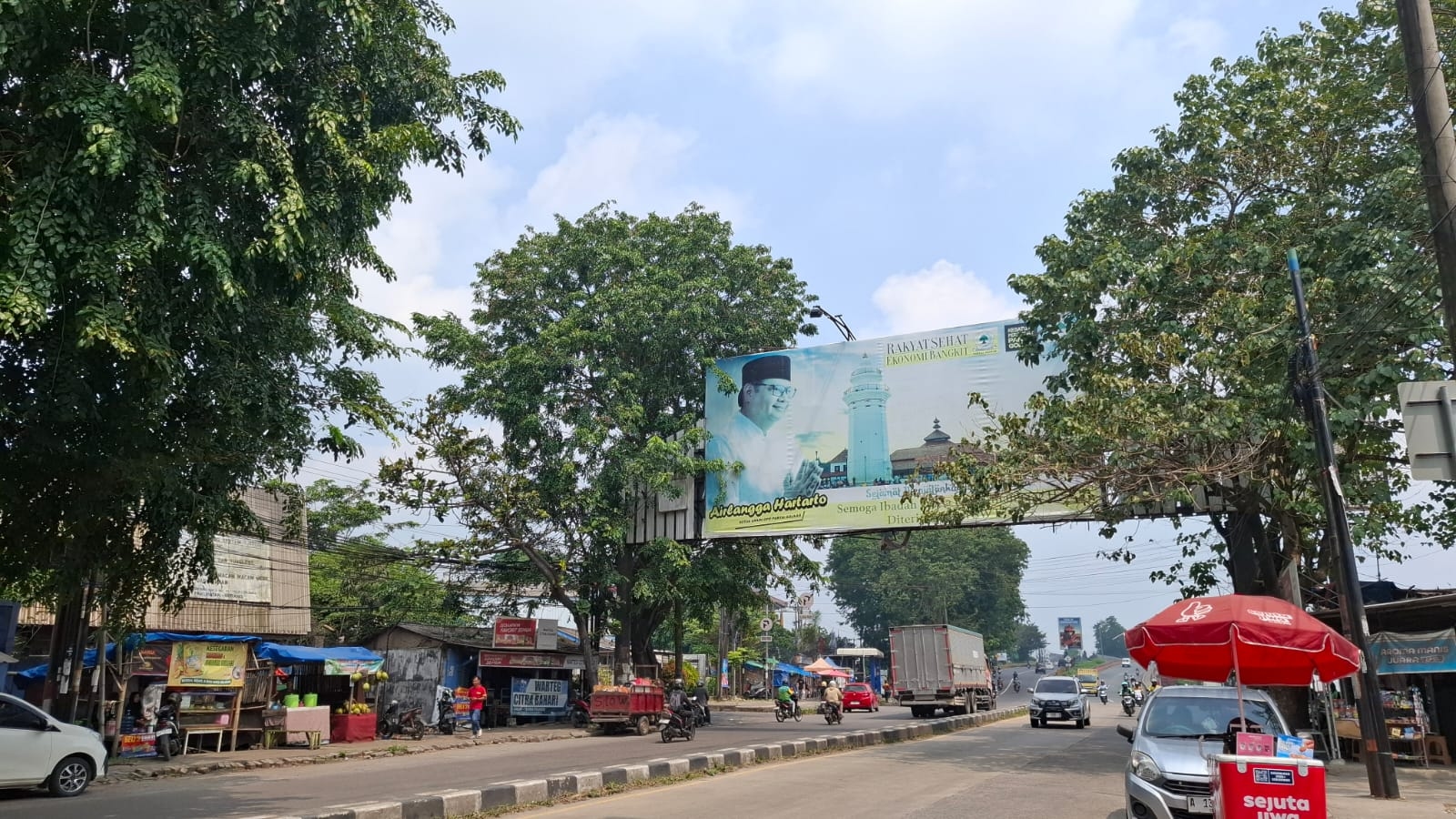 Permintaan Data Perizinan Reklame Ditolak, Reklame Bando di Kota Serang Masih Menjamur