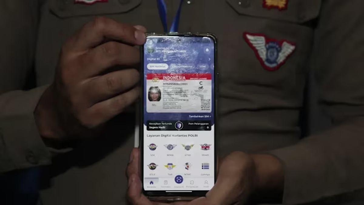 SIM Digital Resmi Diluncurkan, Kini Cukup Tunjukkan QR Code Saat Razia Polisi