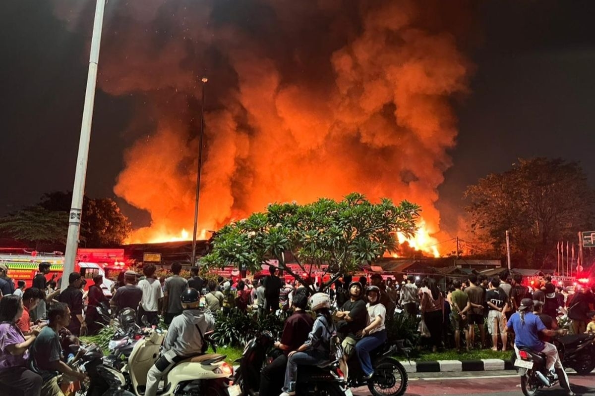 Kebakaran Hebat di Kemayoran Hanguskan 300 Rumah, 620 Warga Kehilangan Tempat Tinggal