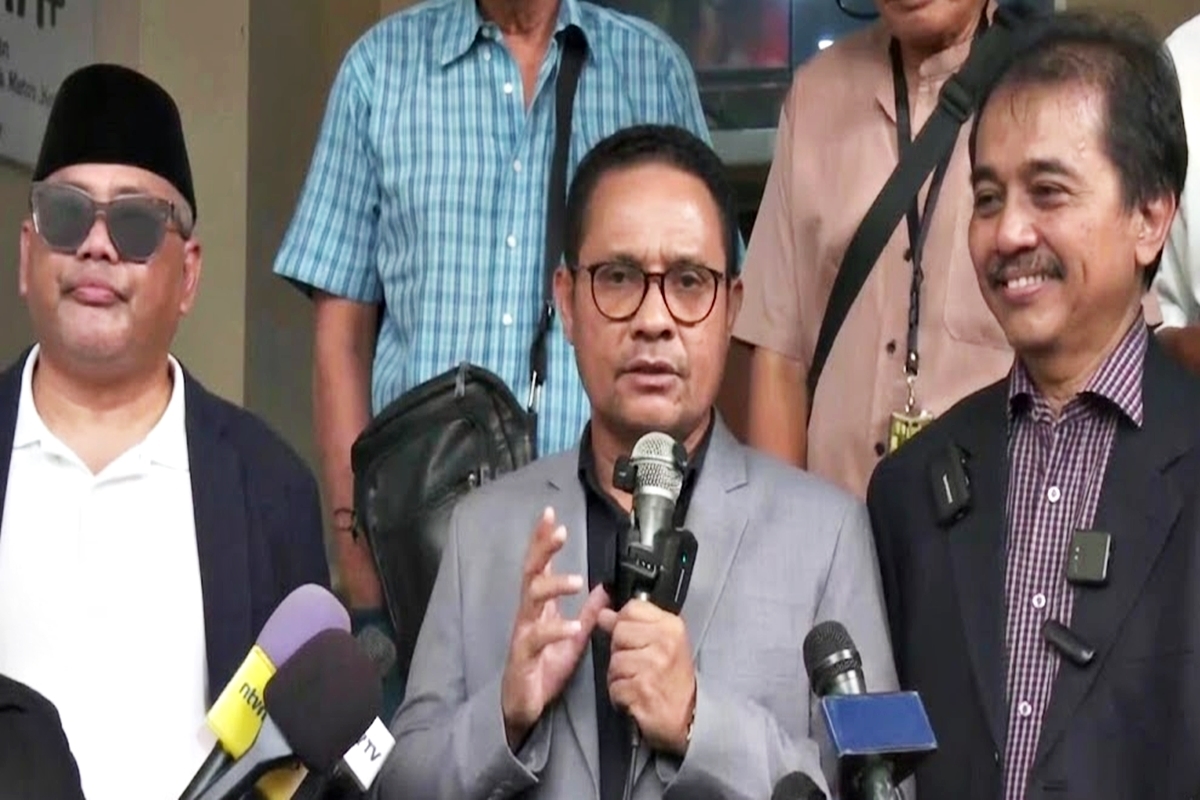Disebut 'Ngajak Perang' oleh Kubu Jokowi, Roy Suryo Balik Polisikan Advokat Lechumanan!