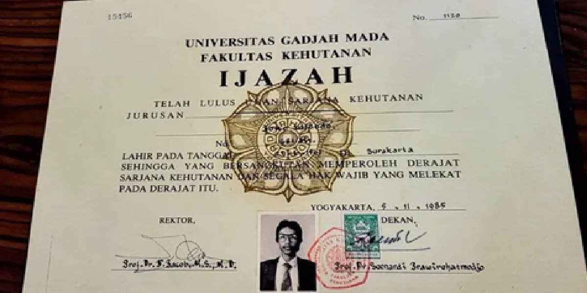 Polemik Ijazah Jokowi Makin Panas, UGM Siapkan Langkah Hukum Jika Ada Pemalsuan Dokumen