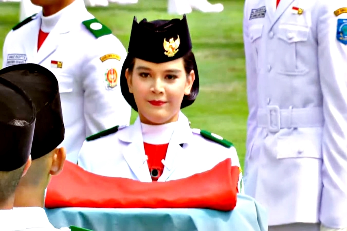Siapa Celine Olivia? Pembawa Baki Upacara HUT RI di Istana yang Ternyata Berprestasi di Bidang Seni!