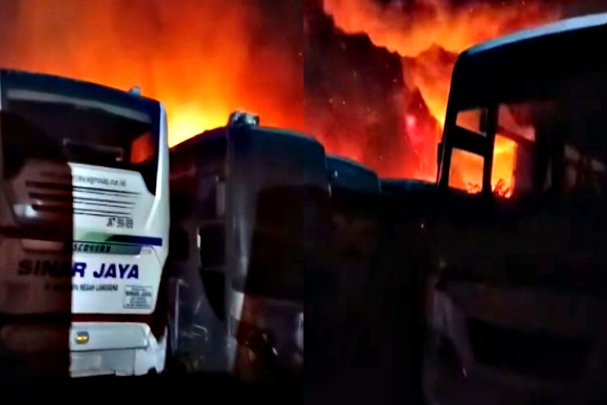 Warga Histeris! 50 Bus PO Sinar Jaya di Bekasi Ludes Terbakar, Jilatan Api Nyaris Lahap Permukiman