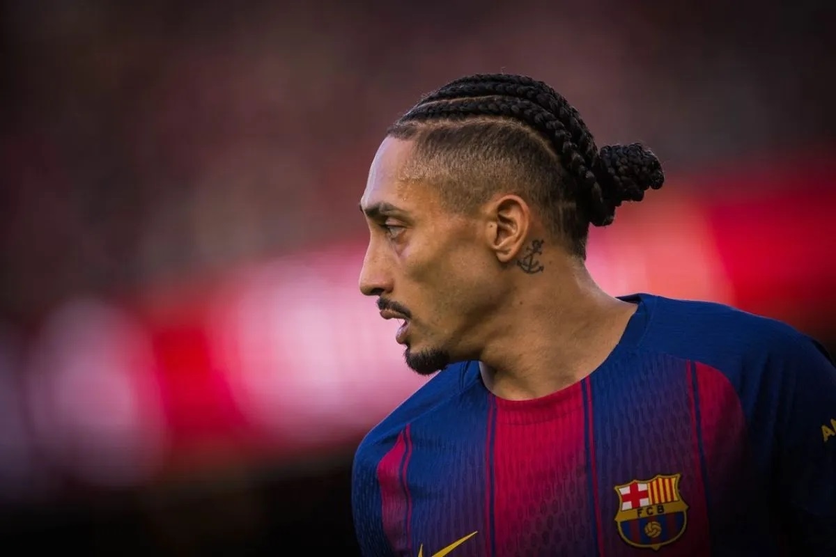 Frenkie de Jong Dicoret dari Kapten Barcelona, Raphinha Naik Takhta: Hansi Flick Bongkar Alasannya