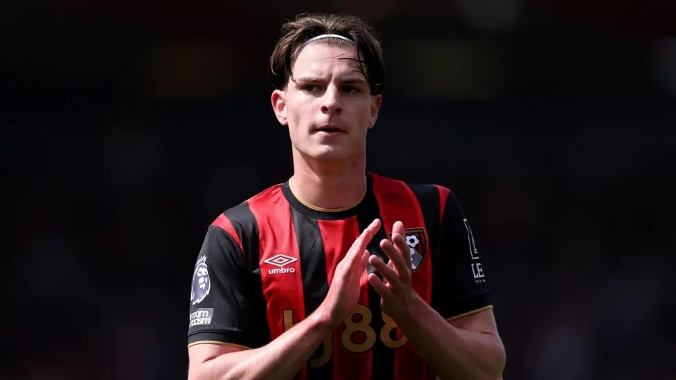 Enzo Fernandez Makin Diburu Man City, Chelsea Langsung Bergerak: Alex Scott Jadi Pengganti dengan Harga Selangit!