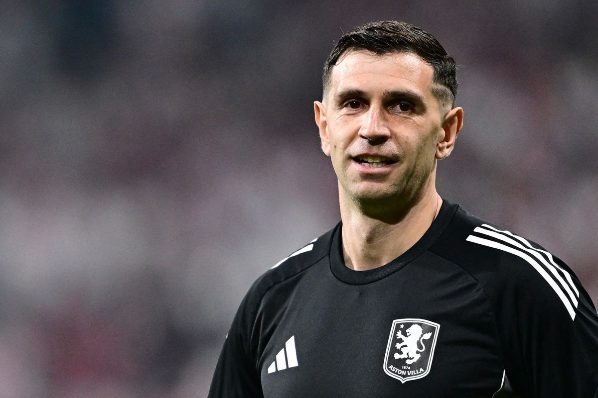Baru Gabung Chelsea, Emiliano Martinez Langsung Tampil Gila! Ini 2 Legenda yang Dihubunginya Sebelum Pindah