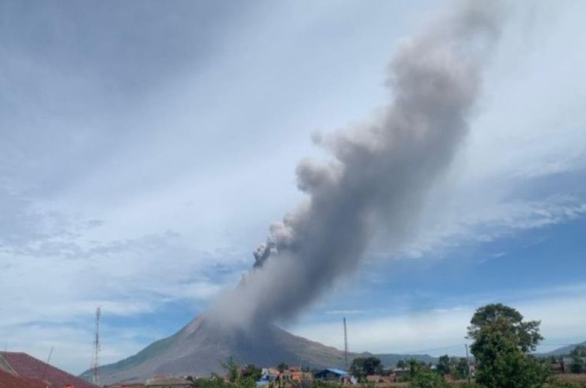 Gunung Sinabung Erupsi, Status Naik Jadi Siaga: Warga Diminta Waspada
