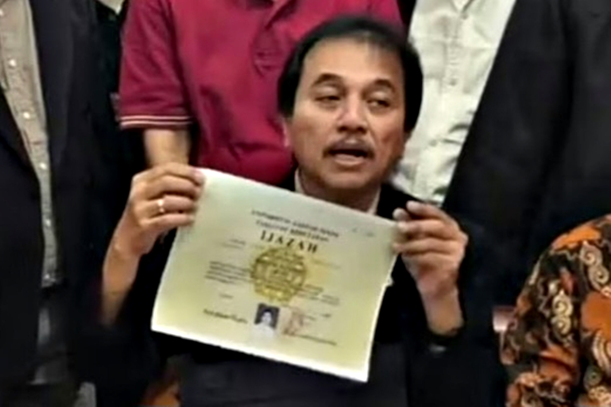 Bikin Penasaran! Roy Suryo Ajukan Praperadilan Lagi, Prediksi Alumni S2 FH UI Disebut 100 Persen Akurat
