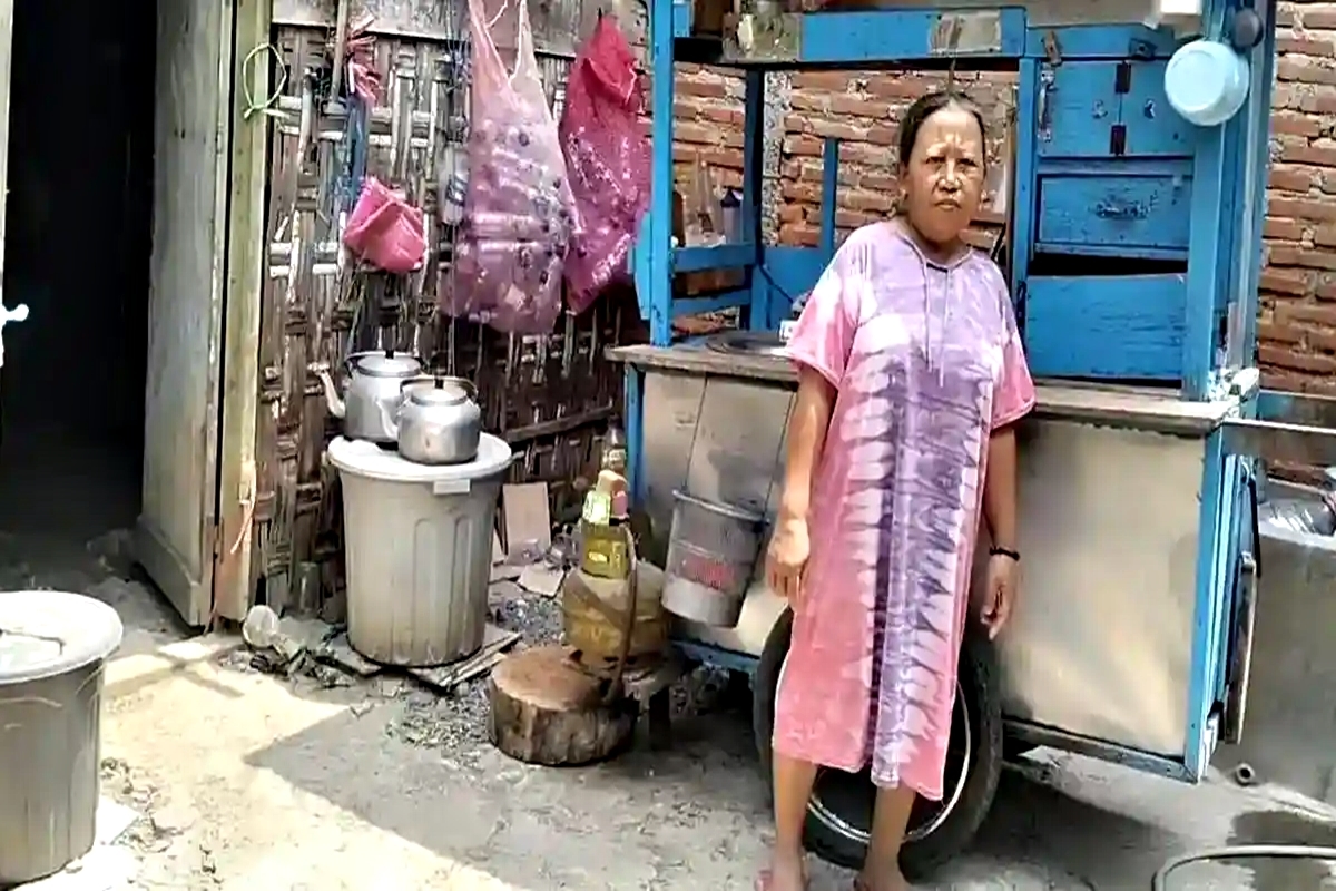 MIRIS! Pedagang Mie Ayam Keliling di Blora Masuk Desil 8, KIS Tak Aktif karena Data Keluarga Tercatat