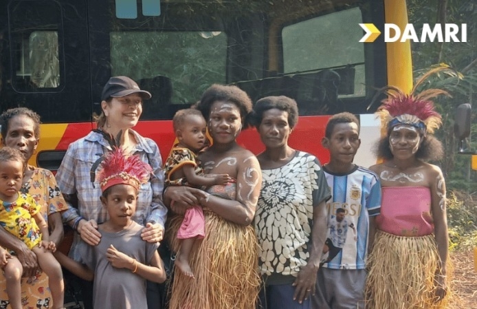 DAMRI Antar Wisatawan Internasional ke Aisandami, Ada Pesona Cenderawasih hingga Tarian Adat Papua