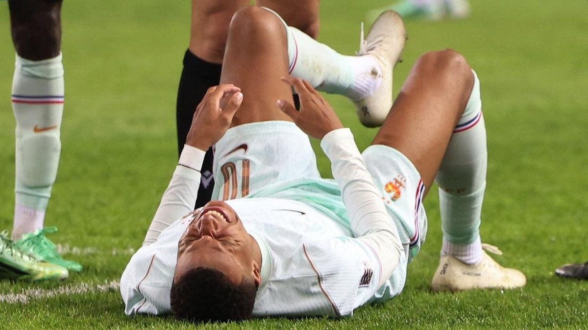 Gol Kemenangan Berujung Petaka, Mbappé Cedera dan Harus Pulang ke Madrid: Ada Apa dengan Lututnya?