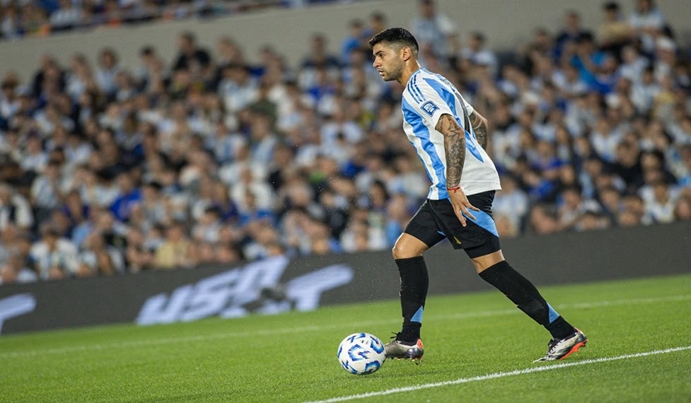 Messi Pergi, Scaloni Tunjuk Pewaris Tak Terduga: Ini Alasan Cuti Romero Jadi Kapten Argentina