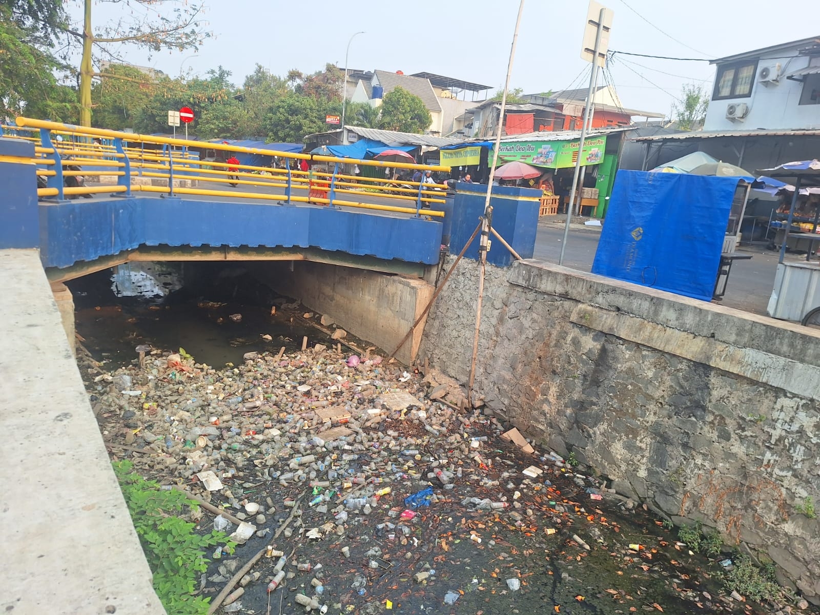 Tanggapi Keluhan Warga, Kelurahan Cipondoh Akui Sulit Atasi Sampah Pasar Sipon