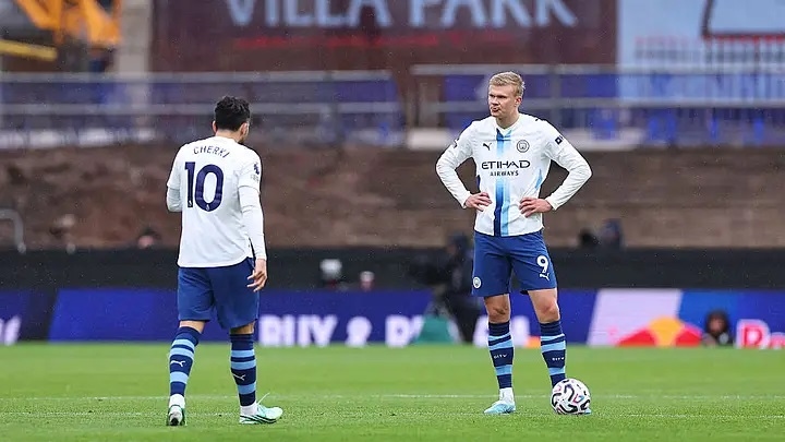 Man City Tumbang untuk Pertama Kali, Keputusan Maresca Ini Jadi Sorotan: Mengapa Bouaddi Tak Dimainkan?