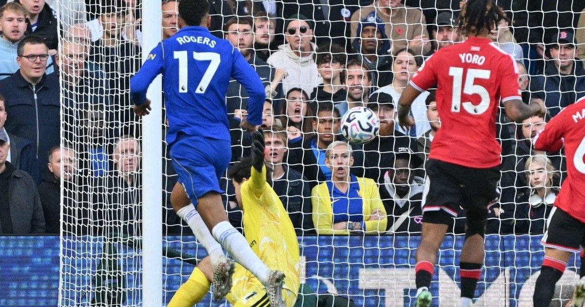 MU Kembali Hancur! Martinez Kartu Merah, Chelsea Menang 2-0 dan Bikin Carrick Makin Tertekan