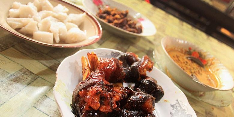 KOPI LESEHAN 012: Pernah Cicipi 'GULAI MELUNG'? Kuliner Purbalingga yang Menggoyang Lidah!