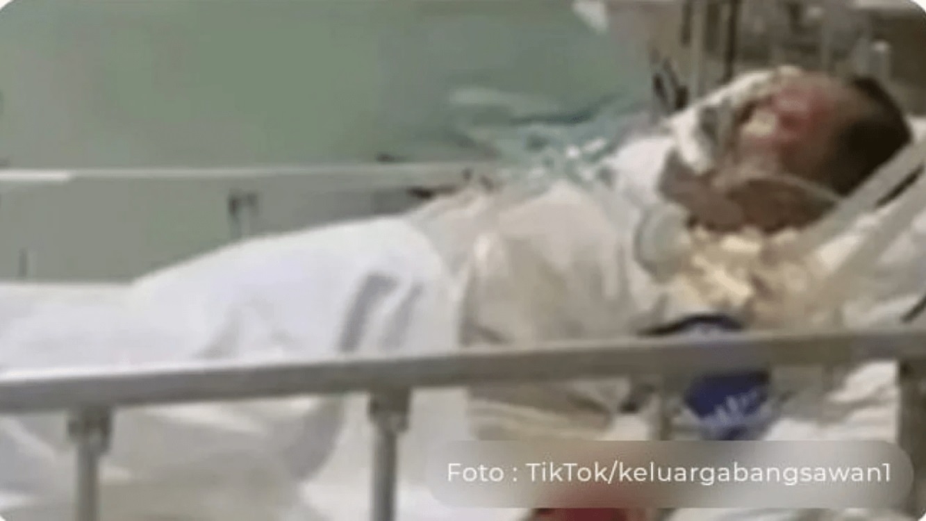 JOKOWI Jenguk  'LUHUT' Yang Masih Terbaring di Rumah Sakit Singapura, Cepat Sembuh Ya Opung!