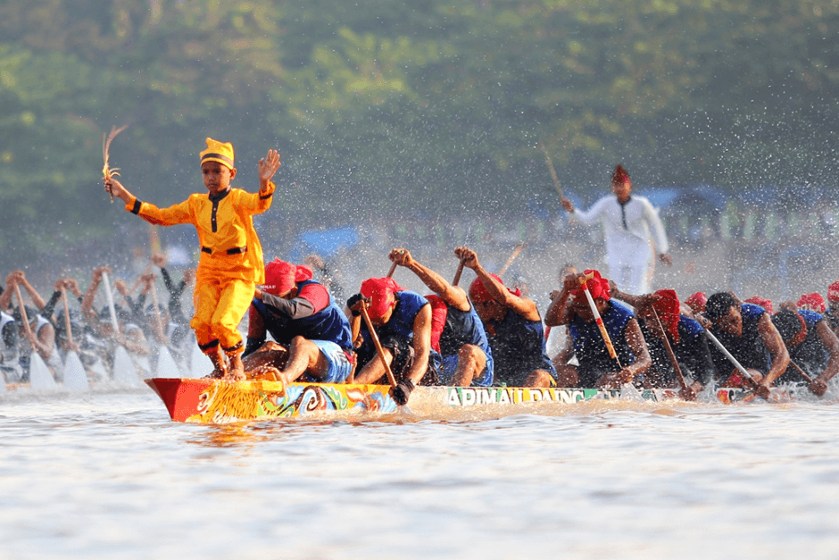 Festival Pacu Jalur Tradisi Riau, Bagian Menarik Wisatawan pada Karisma Event Nusantara 2023, Kok Bisa?