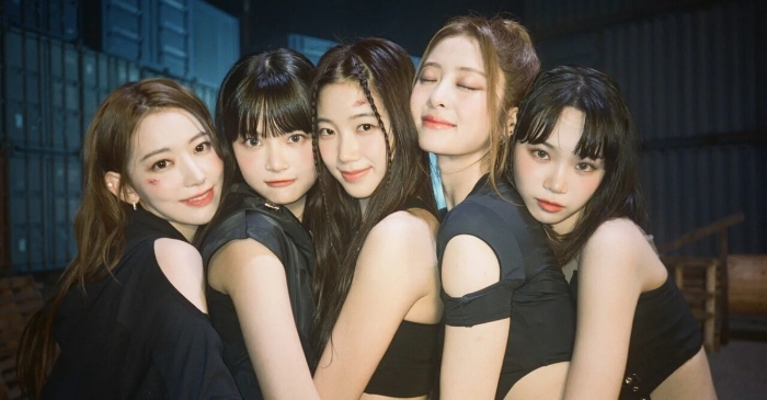 Lirik Lagu KPop EASY LE SSERAFIM dan Terjemahannya, Buat Pendengar Makin Jatuh Cinta!