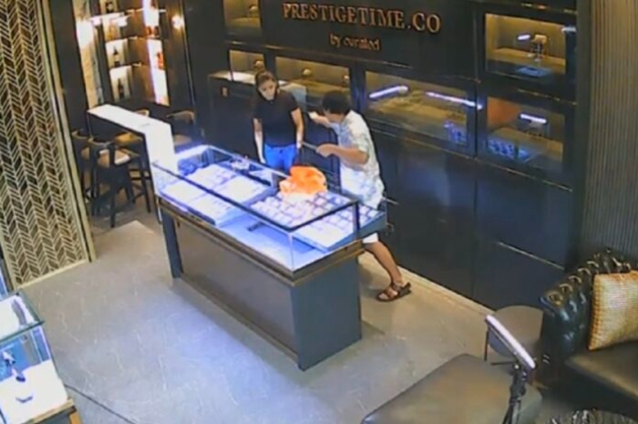 Terkuak! Perampokan 18 Jam Mewah di PIK Diawali Pura-Pura Beli