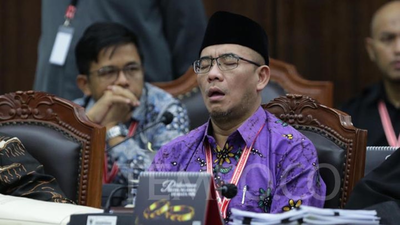 Berbuat Asusila,  Jokowi Berhentikan secara Tidak Hormat Ketua KPU Hasyim Asyari