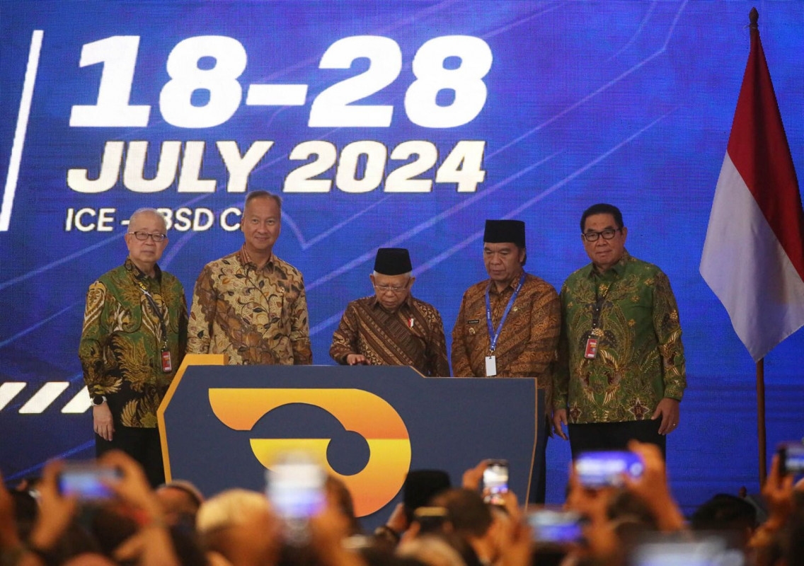 Pj. Gubernur Banten Al Muktabar  dan Wapres KH Ma'ruf Amin Buka GIIAS Tahun 2024 di ICE BSD