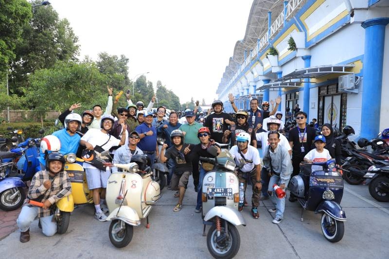 Meriahkan Hari Sumpah Pemuda, Puluhan Komunitas Vespa Riding Keliling Kota Tangerang