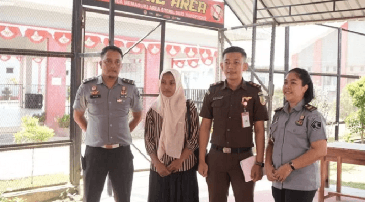 Vonis Bebas Guru Honorer Supriyani, Penuh Haru Bertepatan dengan Peringatan Hari Guru Nasional