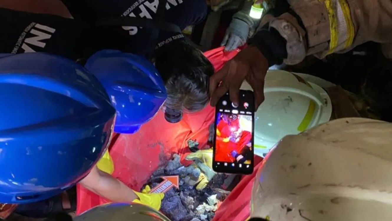 Harap-harap Cemas, Keluarga Korban Kebakaran Glodok Plaza, Menanti Hasil Identifikasi