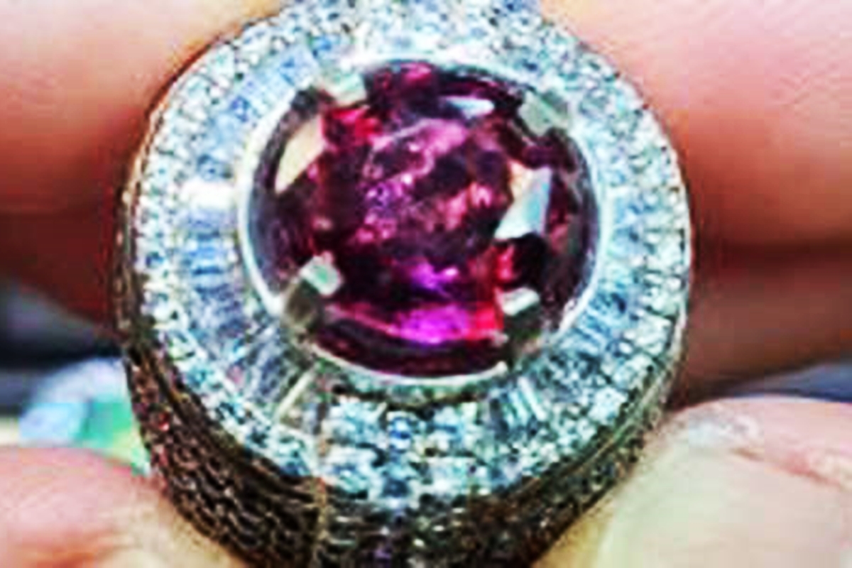 KOK BISA?! Ruby Merah Darah Kualitas Premium Cuma 1,5 Juta? Ini Dia Lokasi Harta Karun Pemancing Kolektor