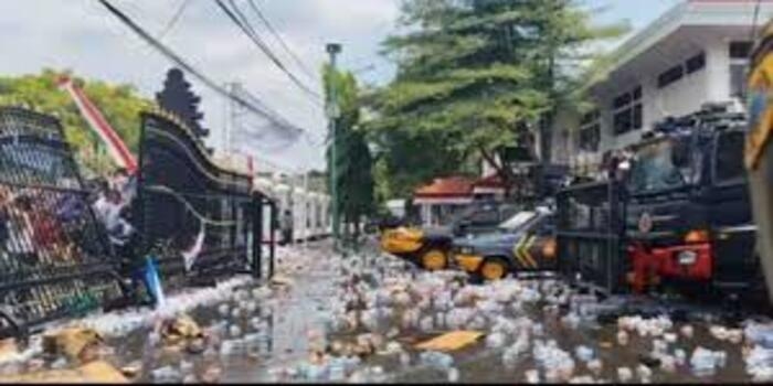 Gubernur Jateng Soroti Aksi Tuntut Mundur Bupati Pati, Ingatkan Proses Harus Lewat DPRD