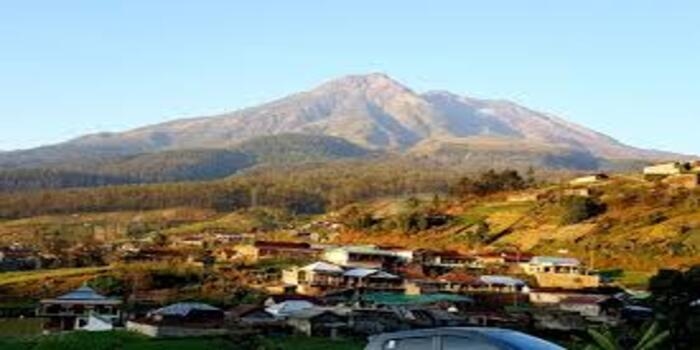 Pemerintah Pastikan Gunung Lawu Tetap Sakral dan Bebas dari Proyek Panas Bumi