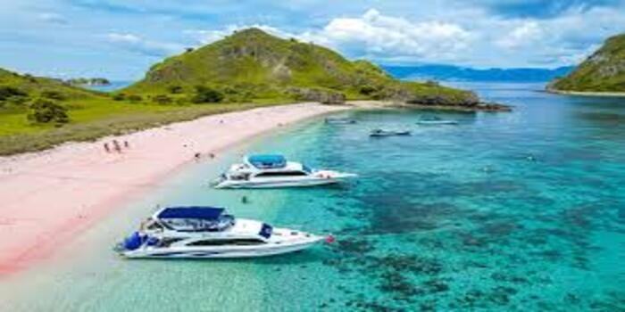 Aksi Berbahaya Dua Turis Inggris di Labuan Bajo Berujung Teguran Keras Imigrasi
