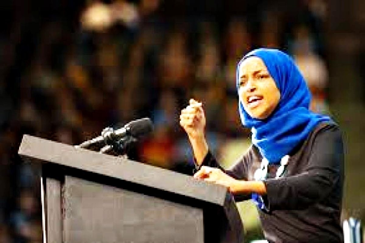 Mencekam! Ilhan Omar Diserang Cairan Misterius Saat ‘Town Hall', Pelaku Teriakkan Kalimat Ini...