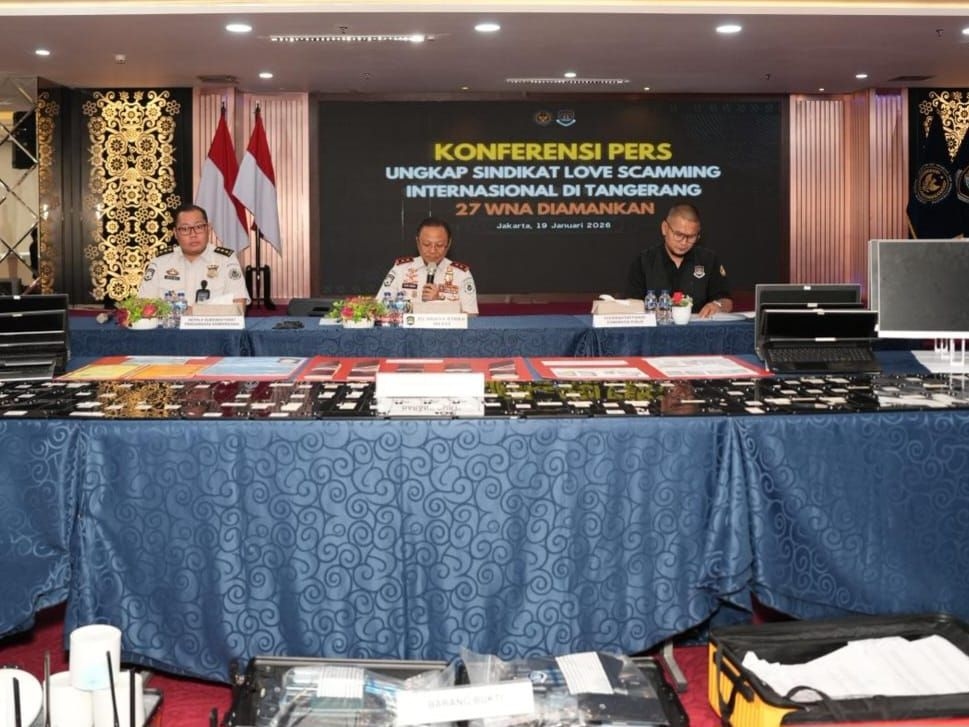 Imigrasi Sikat Sindikat Love Scamming, 27 WNA Diciduk di Tangerang
