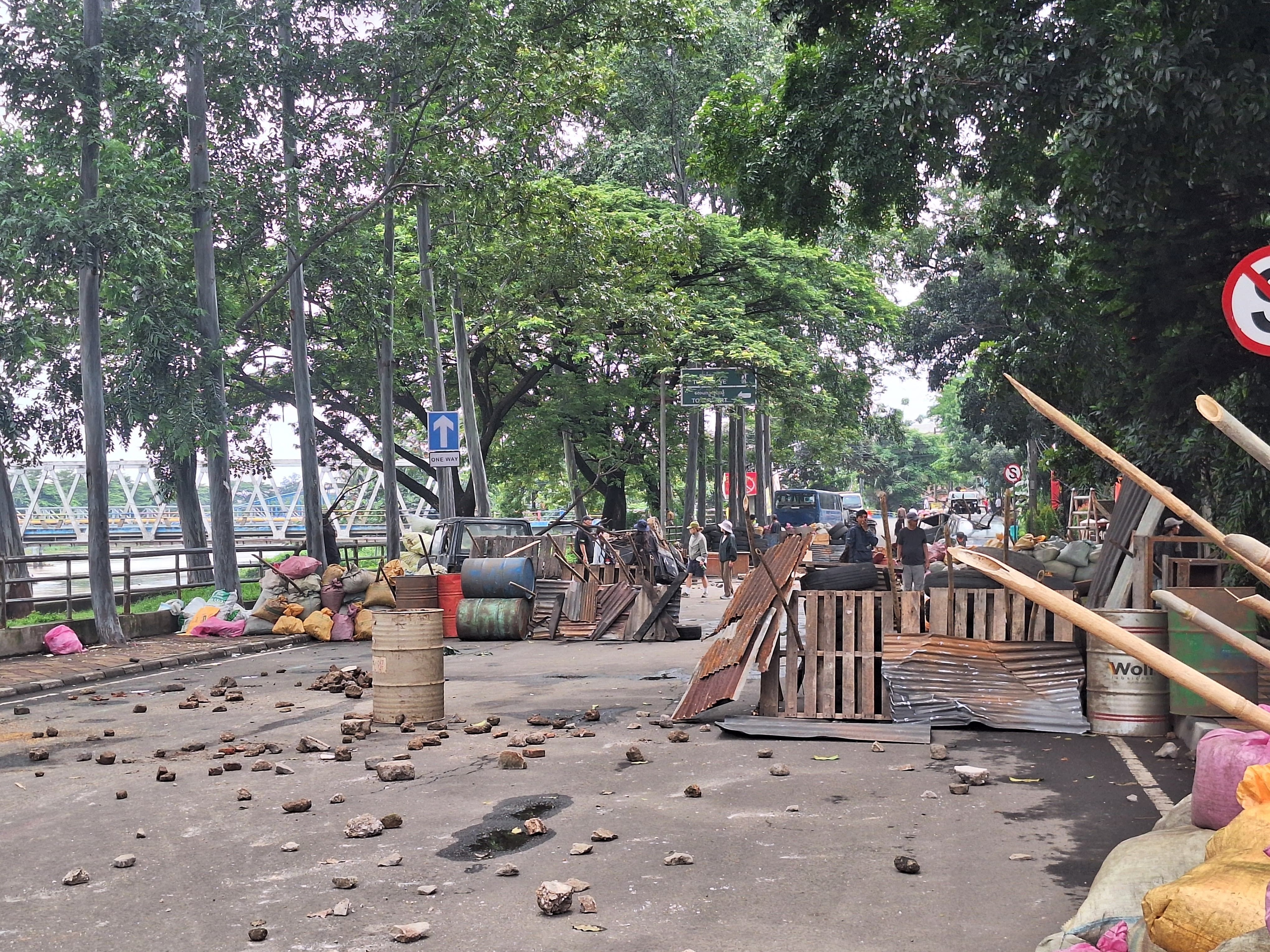 Syuting Film Lisa Blackpink Ubah K.S. Tubun Jadi Lokasi Konflik, Lalu Lintas Macet