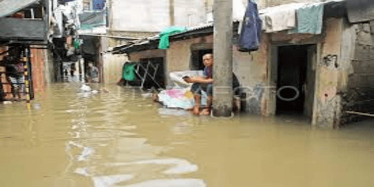 Luapan Kali Cakung Rendam Kampung Sawah, Aktivitas Warga Jakarta Timur Lumpuh Sejak Pagi