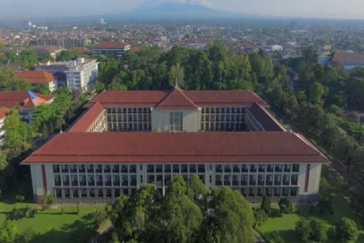 Viral Lagi Roy Suryo Temukan Dugaan Salah Ketik Nama UGM di Ijazah Jokowi