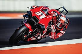 Acosta Tampil Menggila di Thailand Kalahkan Marquez dalam Duel Dramatis Sprint MotoGP