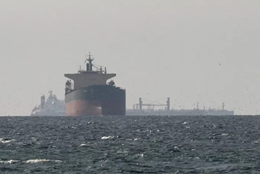 Terjebak di Zona Konflik, 7 Kapal Malaysia Segera Keluar dari Selat Hormuz