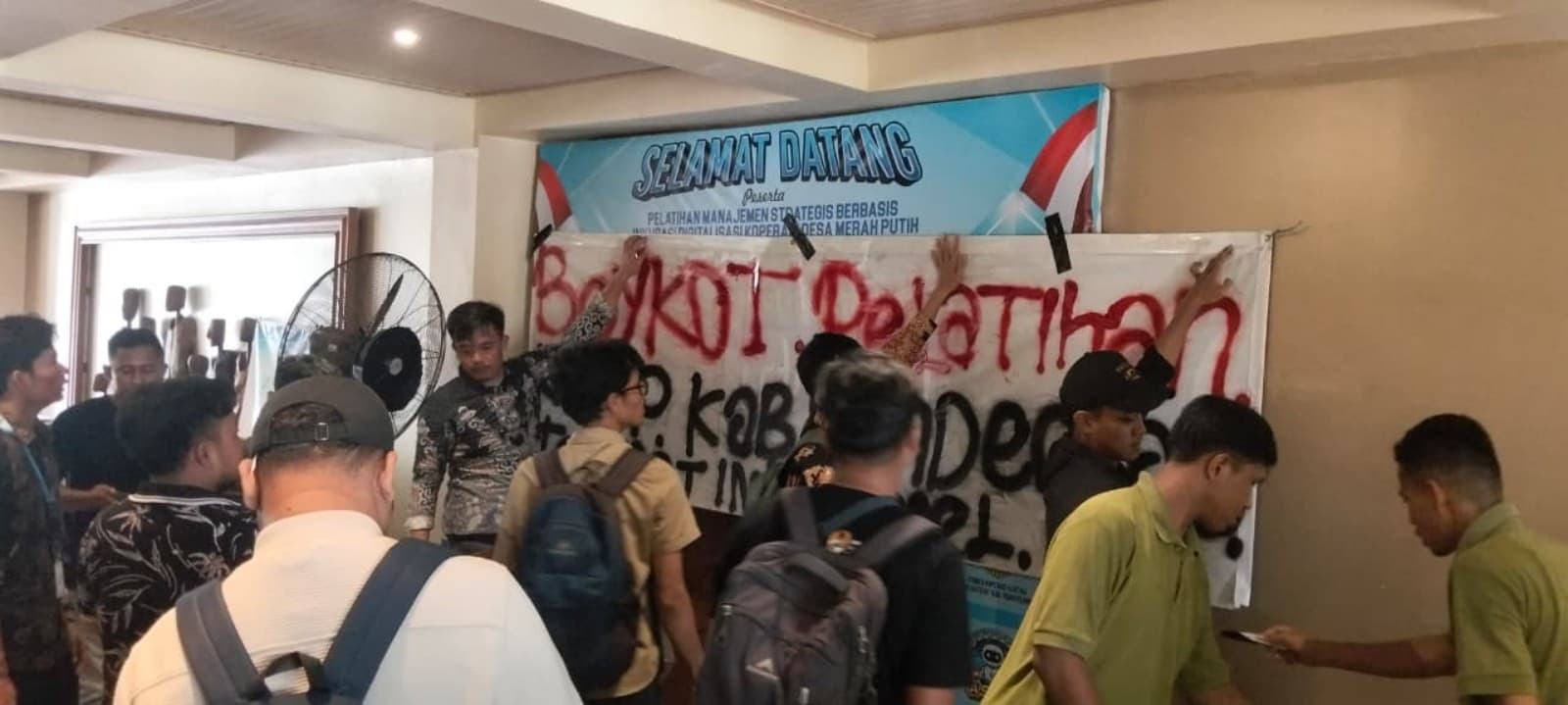 PT Garuda Solusi Kreatif Diduga Sedot Anggaran Desa Miliaran, Pelatihan KDKMP di Pandeglang Berujung Protes
